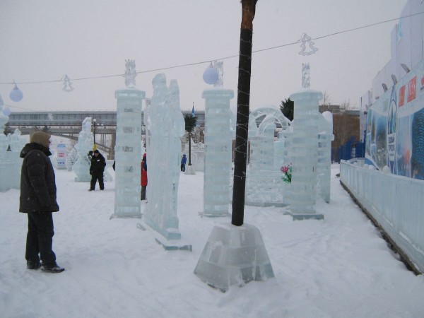 Ледяные скульптуры в городке © Алёна Груя