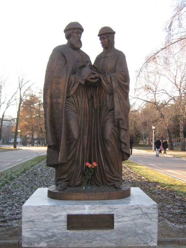 Памятник Петру и Февронии Муромским © Алёна Груя