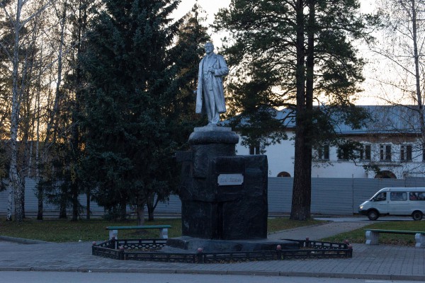 Памятник «Ленин на броневике» на улице Аксенова © Алёна Груя