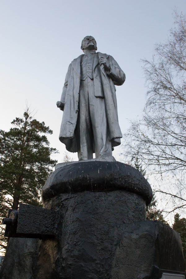 Памятнику Ленину в Первомайском районе © Алёна Груя