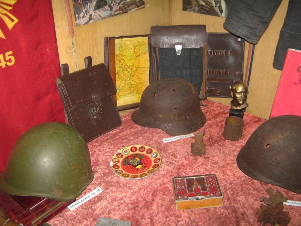Каски и обломки снарядов – экспонаты Музея СССР © Алёна Груя