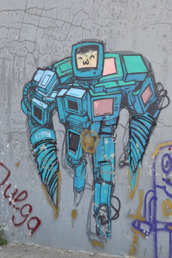 Робот – граффити на споте возле «Ауры» © Алёна Груя