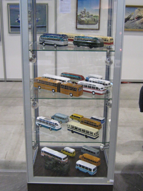 Модели автобусов на выставке в Экспоцентре © Алёна Груя