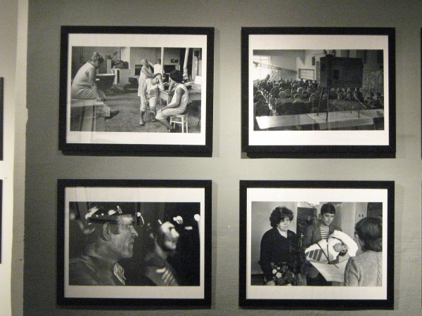 Экспонаты выставки – фотографии советского времени © Алёна Груя