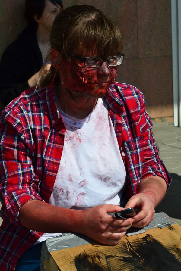 Участница Монстрации, изображающая зомби © Алёна Груя
