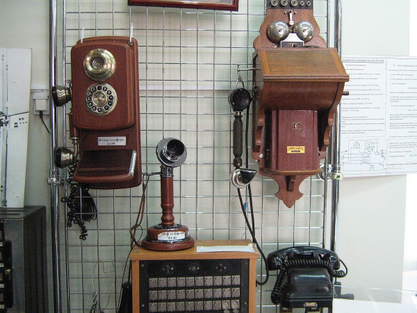 Старые телефонные аппараты – музейные экспонаты © Алёна Груя