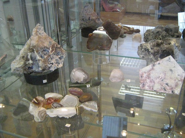 Часть экспозиции камней и минералов © Алёна Груя
