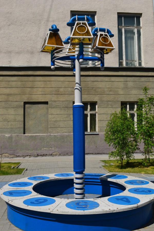 Фонарный столб на Аллее связистов © Алёна Груя