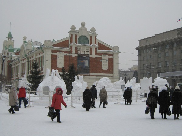 Снежные скульптуры в Первомайском сквере © Алёна Груя