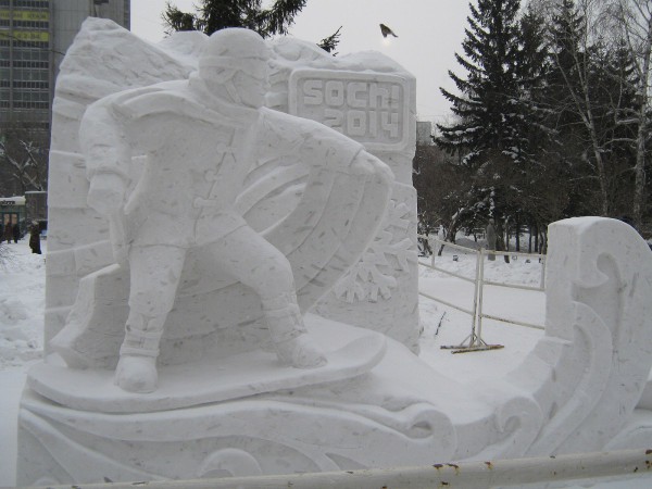Скульптура из снега – работа участников из Иркутска © Алёна Груя