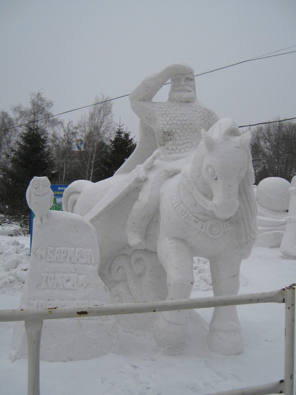 Снежная скульптура, сделанная мастерами из Барнаула © Алёна Груя