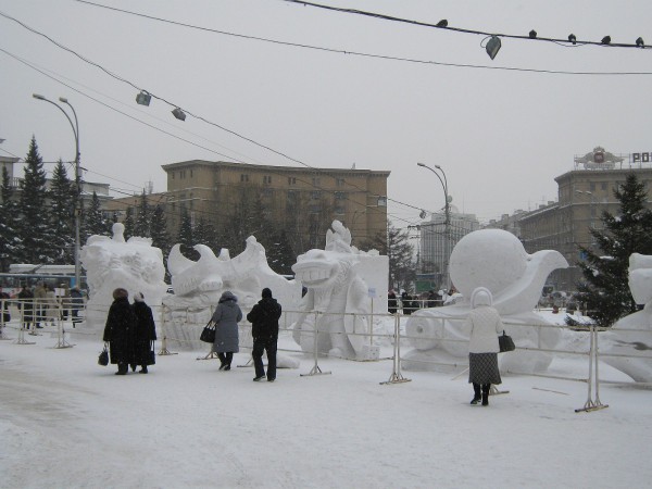 Выставка детских снежных работ в Первомайском сквере © Алёна Груя