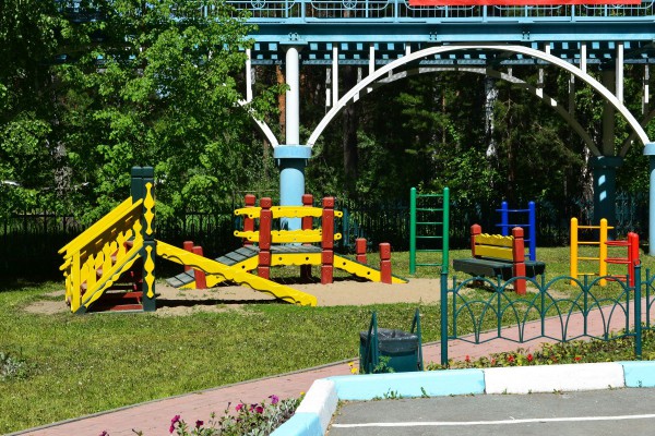 Территория детской железной дороги в парке © Алёна Груя
