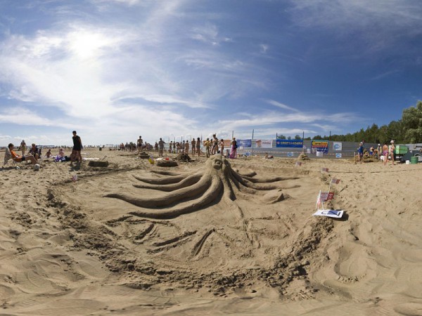 Скульптура из песка «Ктулху» © http://forum.academ.org/index.php?showtopic=213085&view=findpost&p=4373021