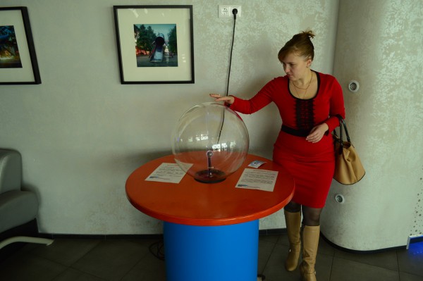 экспонат «Плазменный шар». © sibka.ru